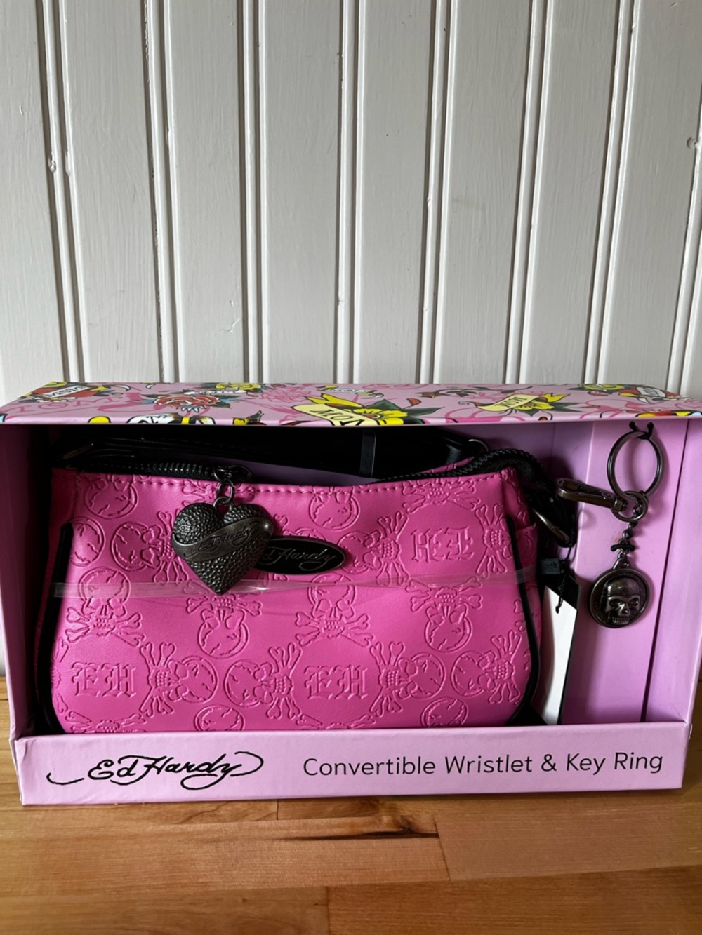 Ed Hardy Convertible Wristlet & Key Chain - NWT - Picture 4 of 8